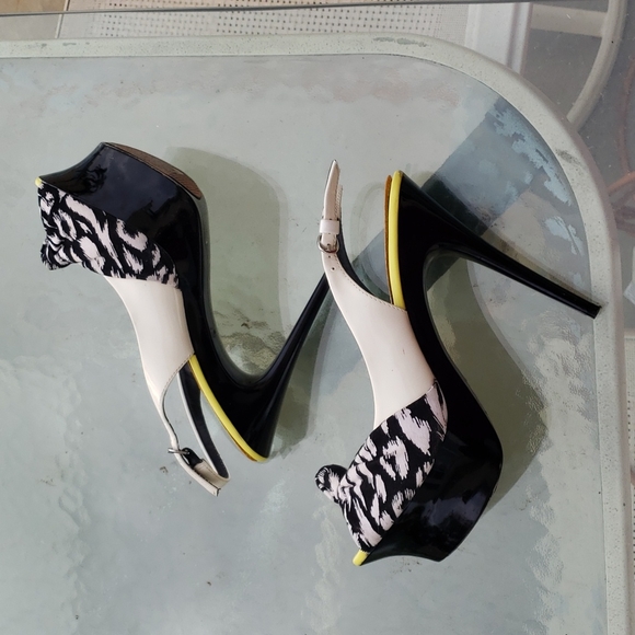 Shoes with platform and open toe - Picture 11 of 16